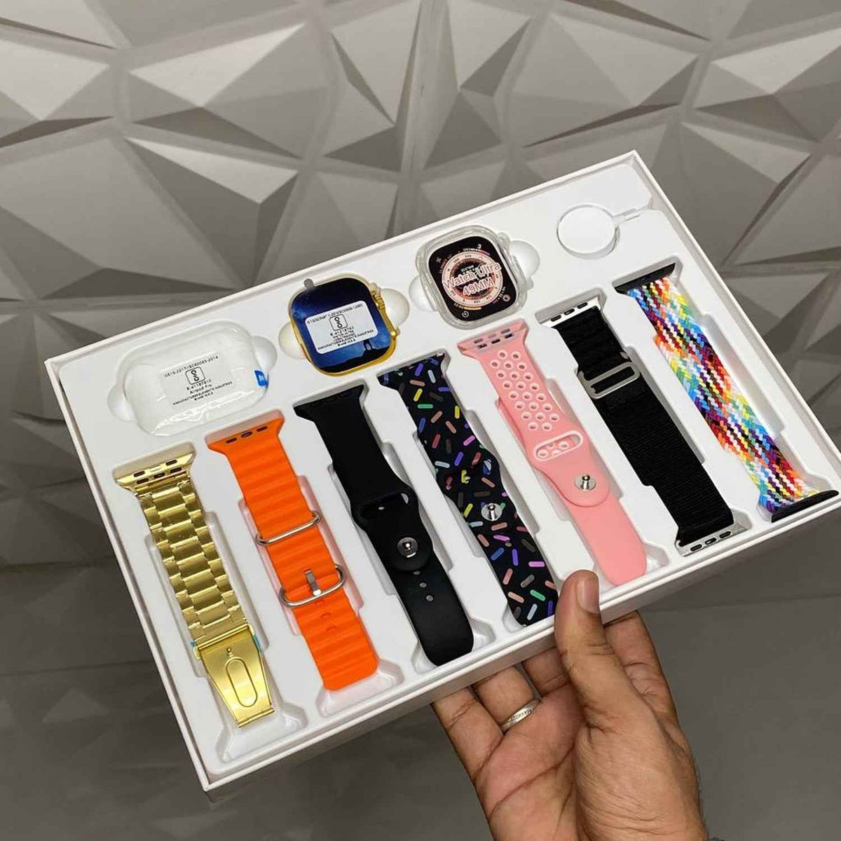 Urban Max™ 10-in-1 Elite Series – Smartwatch with 7 Designer Straps & Pro Earbuds - Mr Urban Choices