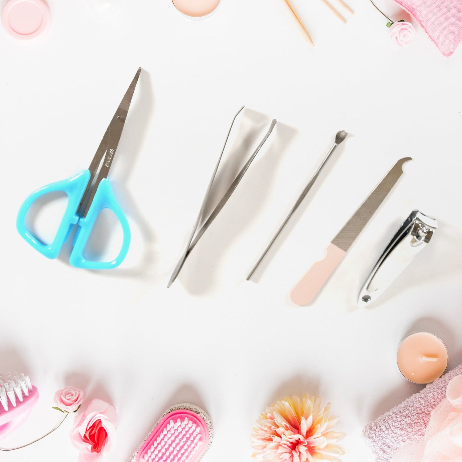 12605 5 In 1 Stainless Steel Professional Manicure Set Nail Cutter For Women Nail Scissors Luxury Grooming Kit.