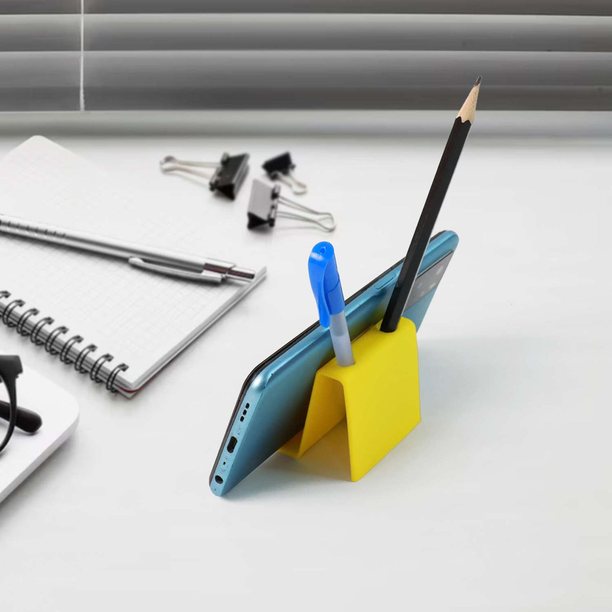 Multifunctional Plastic Mobile Phone Stand  Pen Holder (1 Pc  Mix Color)